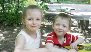 Допитливі малюки чекають на родину